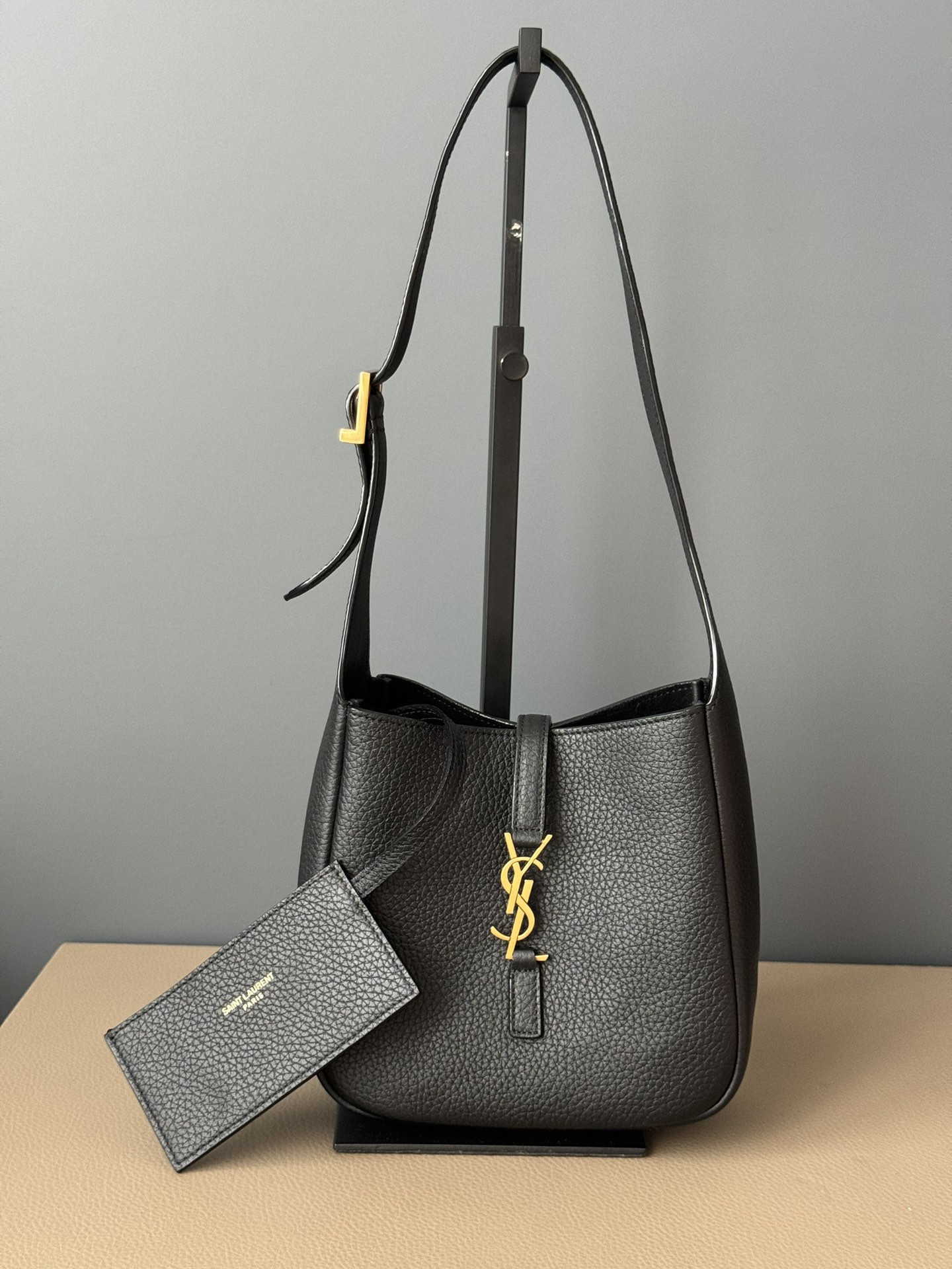 Saint Laurent Model official 809461