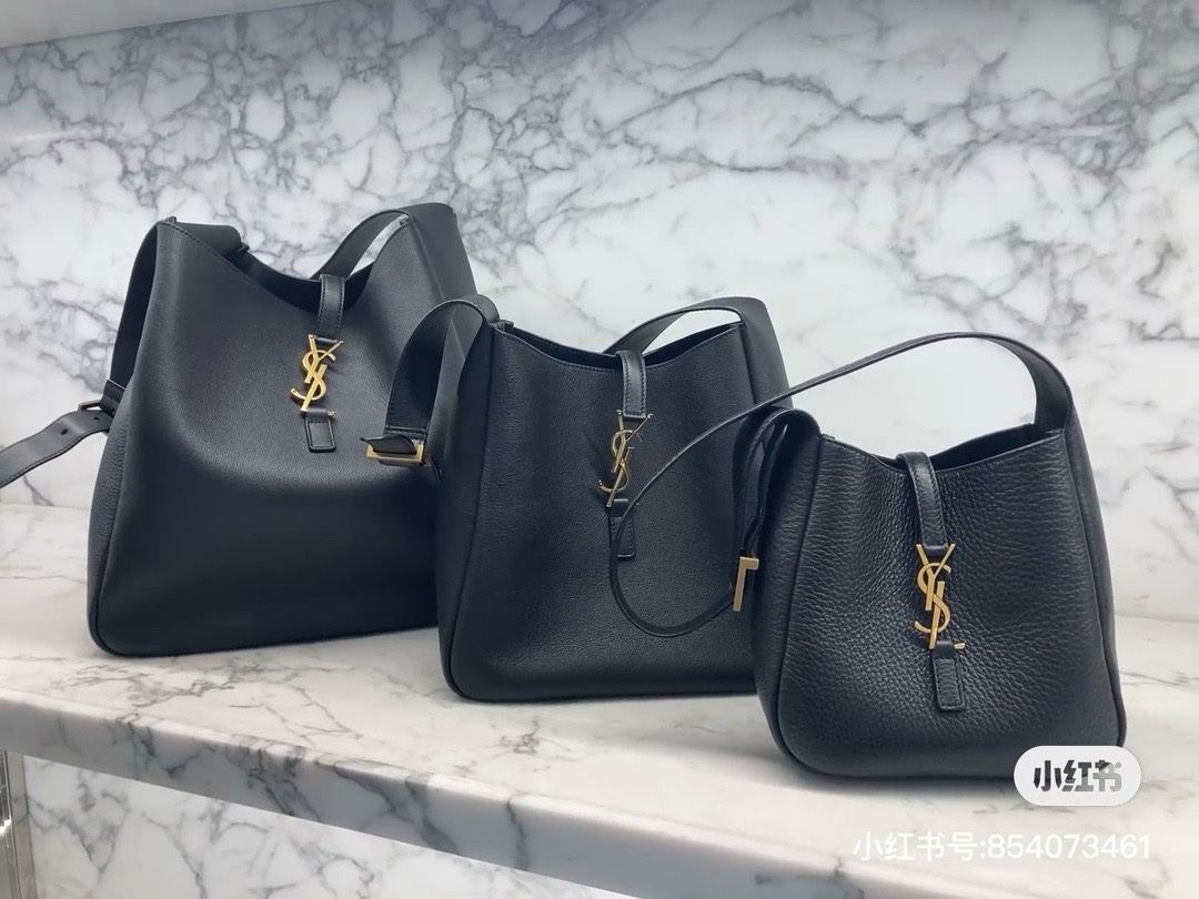 Saint Laurent Mini hobo. The best choice for summer__