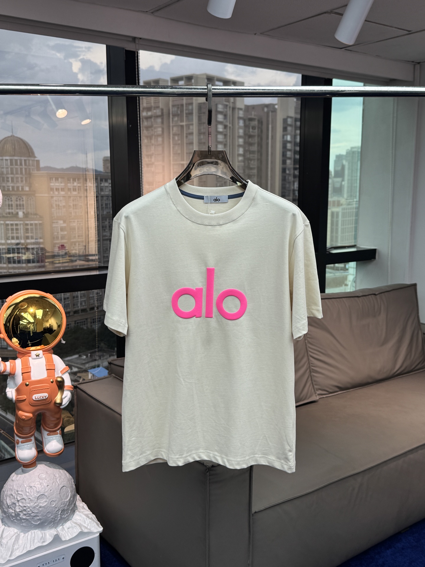 NO:450423,Alo new short-sleeved new (synchronized on cabinet) Eight colors Size M-4XL, T-shirt, alexander wang19860909alo新款短袖上新（柜上同步） 八个颜色 尺码M-4XL,,T-shirt,alexander wang,Men's clothing