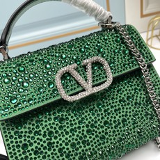 【配礼盒】🎁Valentino Garavani VSLING 迷你手提包,通体覆满施华洛世奇®仿水晶, 【配礼盒】🎁Valentino Garavani VSLING 迷你手提包,通体覆满施华洛世奇®仿水晶,