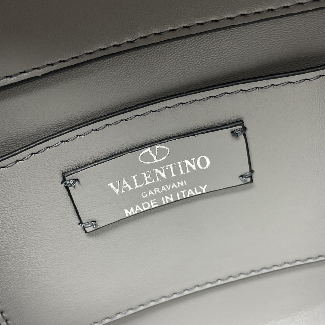 【配礼盒】🎁Valentino Garavani VSLING 迷你手提包，通体覆满施华洛世奇®仿水晶，