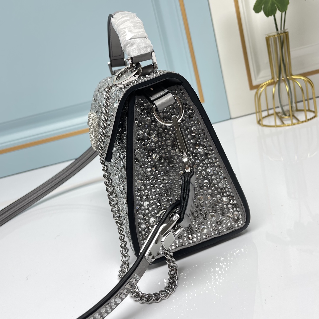 【配礼盒】🎁Valentino Garavani VSLING 迷你手提包，通体覆满施华洛世奇®仿水晶，