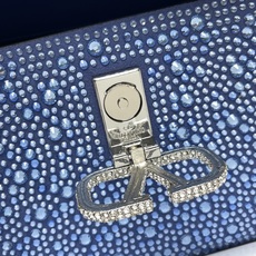 新品【配礼盒】🎁Valentino Garavani VSLING 迷你手提包,通体覆满施华洛世奇®仿水 新品【配礼盒】🎁Valentino Garavani VSLING 迷你手提包,通体覆满施华洛世奇®仿水