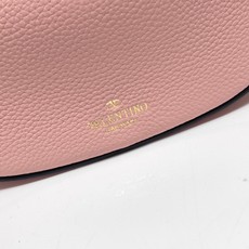 🆕新品 (荔纹)GARAVANI VLOGO MOON小号链条皮革HOBO手袋。得益于一根链条和可拆卸皮 🆕新品 (荔纹)GARAVANI VLOGO MOON小号链条皮革HOBO手袋。得益于一根链条和可拆卸皮