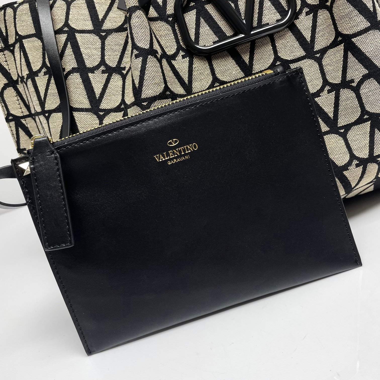 大号❤新品Valentino 2024年春夏托特包系列～托特包采用进口布材料交织形成的空隙营造出清透质感