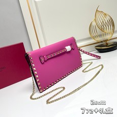 772#Valentino Garavani Rockstud 采用进口牛皮手拿包🌟🌟🌟铂金后处理铆钉和 772#Valentino Garavani Rockstud 采用进口牛皮手拿包🌟🌟🌟铂金后处理铆钉和