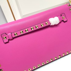 772#Valentino Garavani Rockstud 采用进口牛皮手拿包🌟🌟🌟铂金后处理铆钉和 772#Valentino Garavani Rockstud 采用进口牛皮手拿包🌟🌟🌟铂金后处理铆钉和