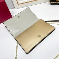 772#Valentino Garavani Rockstud 采用进口牛皮手拿包🌟🌟🌟铂金后处理铆钉和 772#Valentino Garavani Rockstud 采用进口牛皮手拿包🌟🌟🌟铂金后处理铆钉和