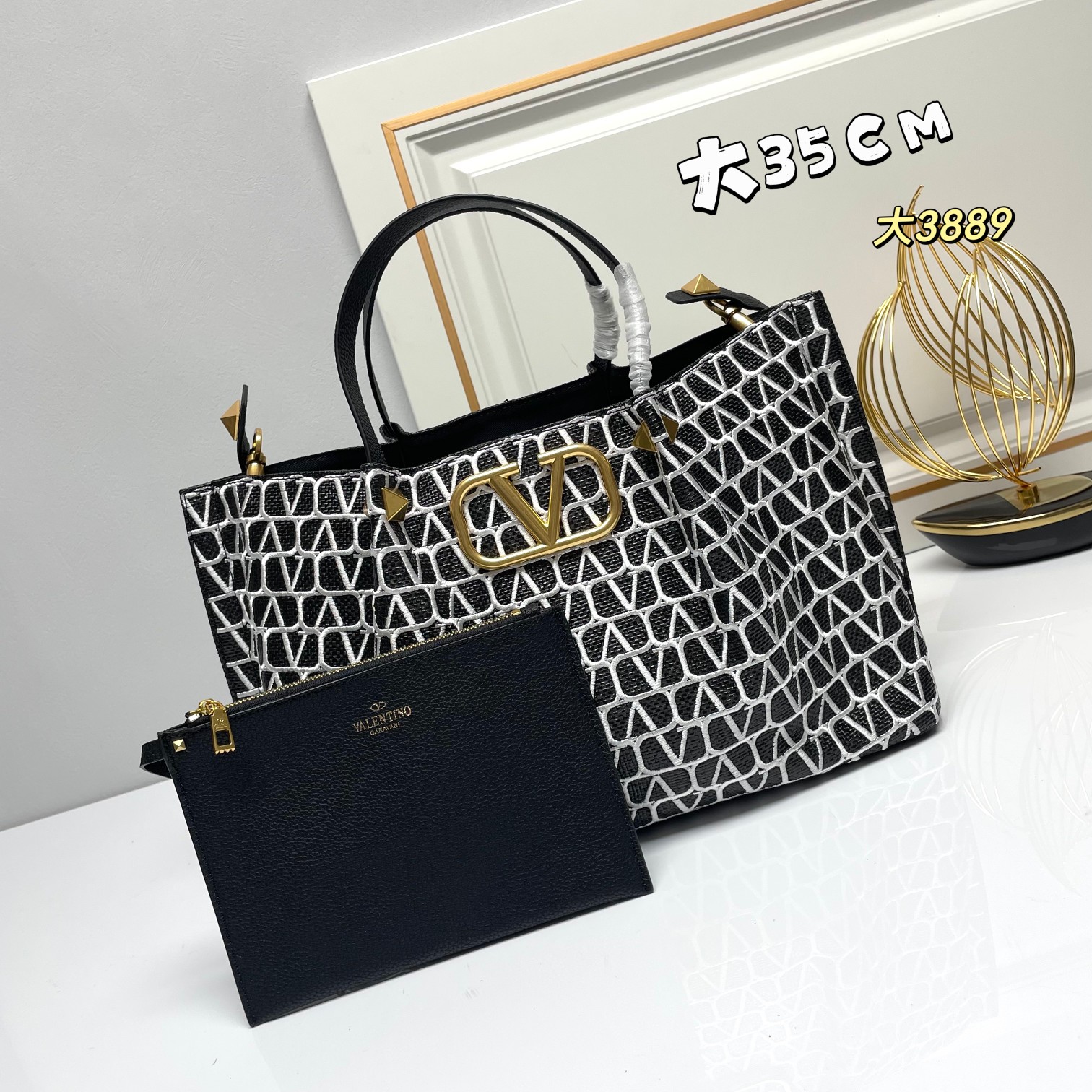 大号❤新品Valentino 2024年春夏托特包系列～托特包采用进口布材料交织形成的空隙营造出清透质感