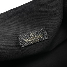 小号❤新品Valentino 2024年春夏托特包系列~托特包采用进口布材料交织形成的空隙营造出清透质感 小号❤新品Valentino 2024年春夏托特包系列~托特包采用进口布材料交织形成的空隙营造出清透质感