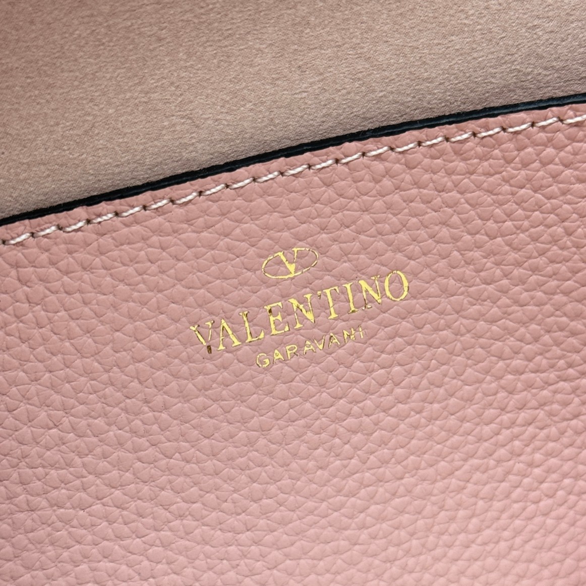 [秋冬新款]🎁 {配礼盒}VALENTINO GARAVANI ROCK STUD米粒小牛皮手袋以标 志