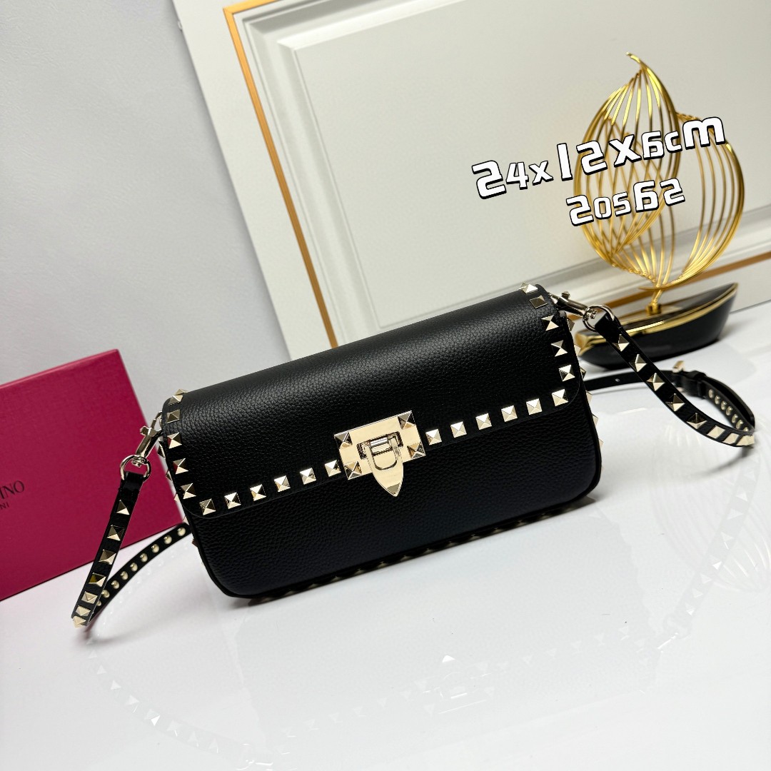 [秋冬新款]🎁 {配礼盒}VALENTINO GARAVANI ROCK STUD米粒小牛皮手袋以标 志