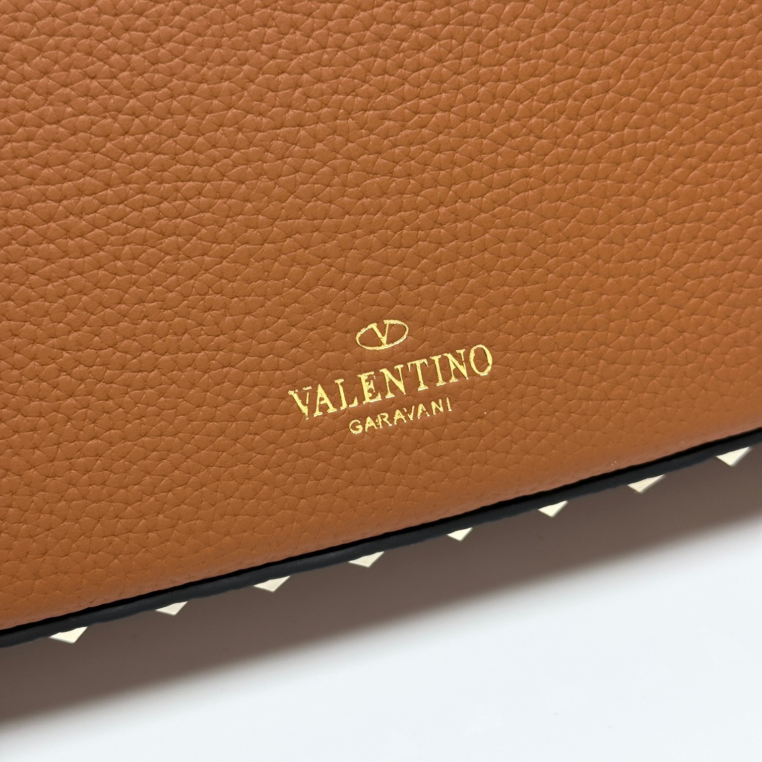 [秋冬新款]🎁 {配礼盒}VALENTINO GARAVANI ROCK STUD米粒小牛皮手袋以标 志