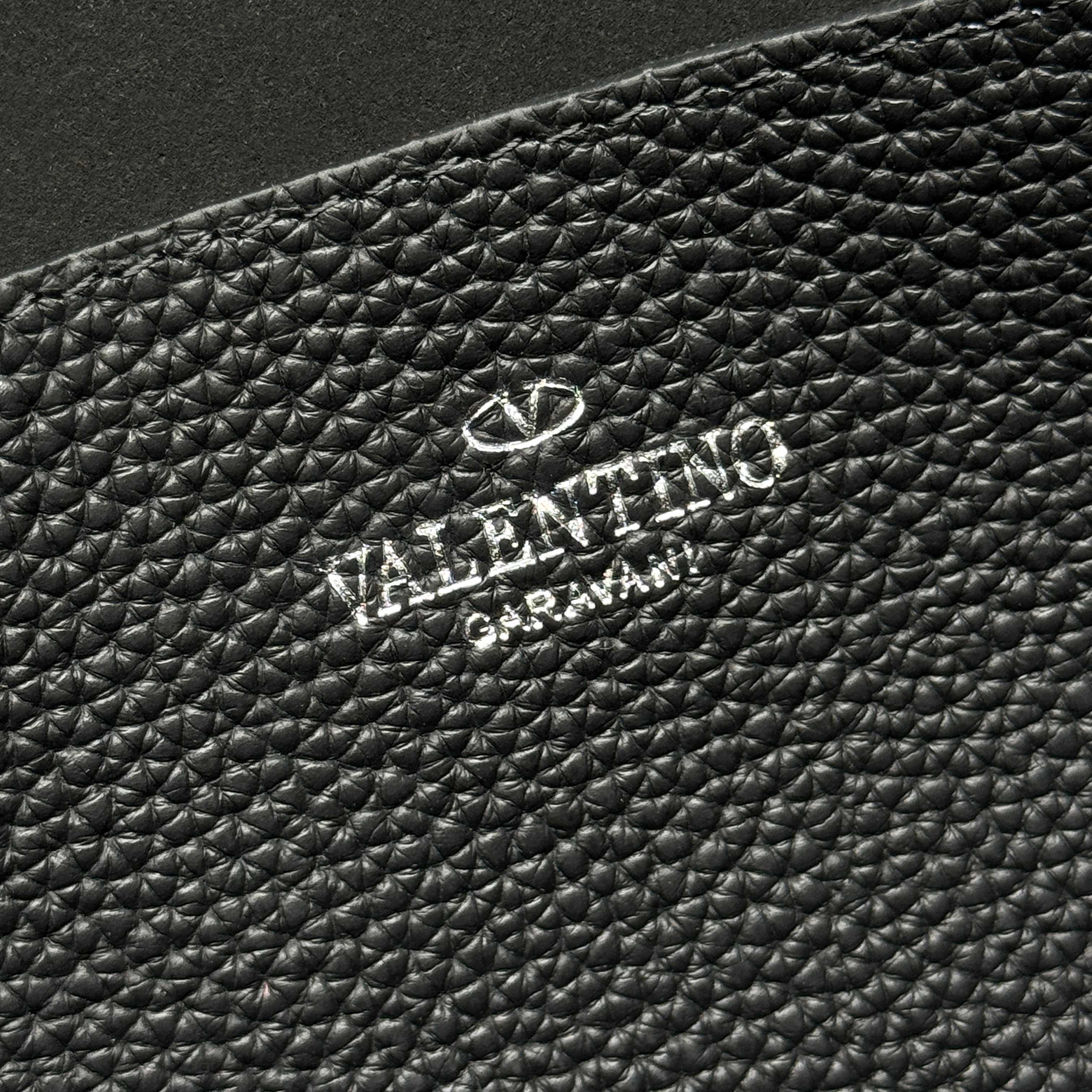 [秋冬新款]🎁 {配礼盒}VALENTINO GARAVANI ROCK STUD米粒小牛皮手袋以标 志