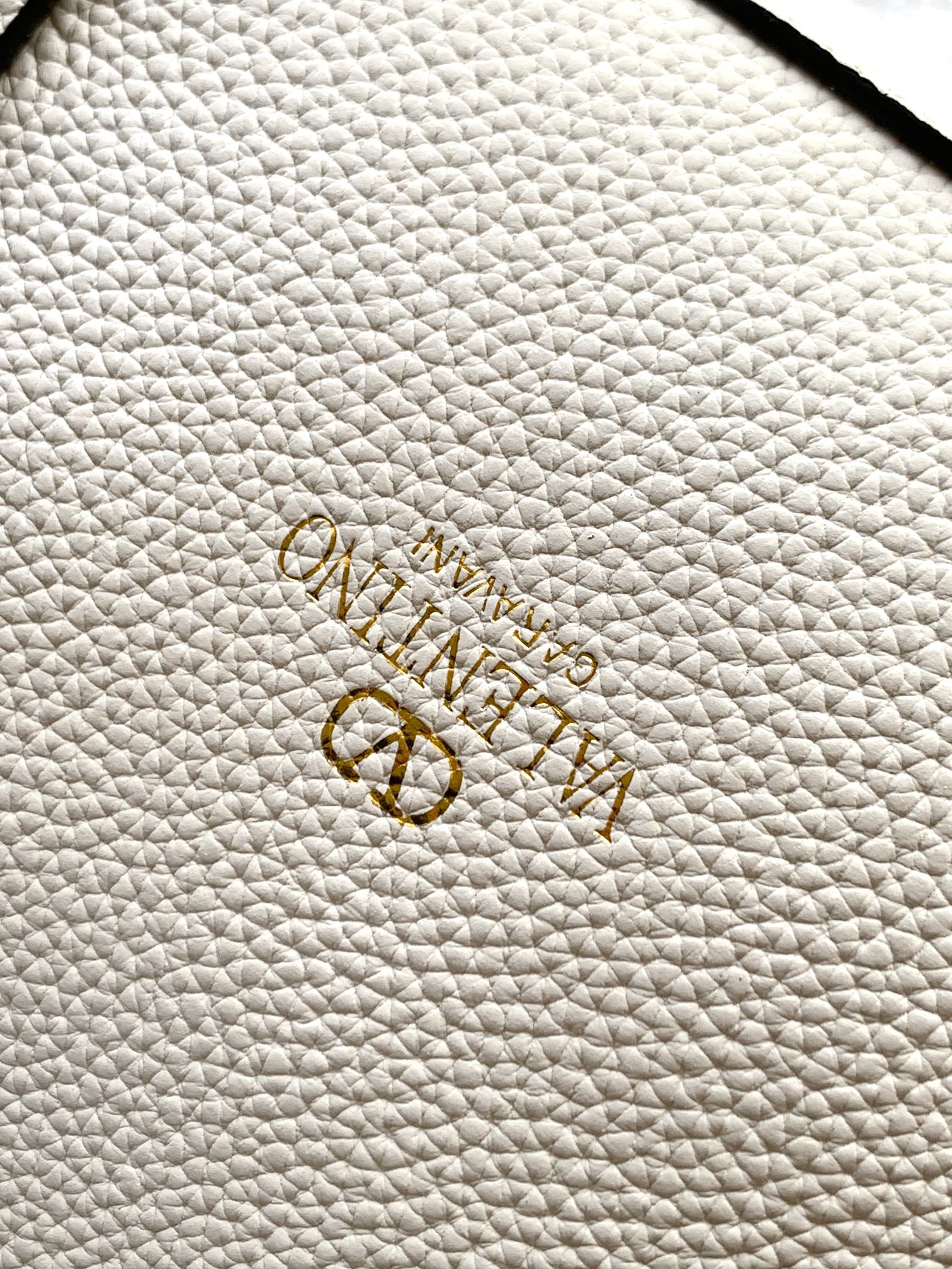 VALETINO（华家）是全球高级定制和高级品牌🌹带着罗马贵族气息  历久弥新，永不过时，华家格拉，是华家对于设计所抱持