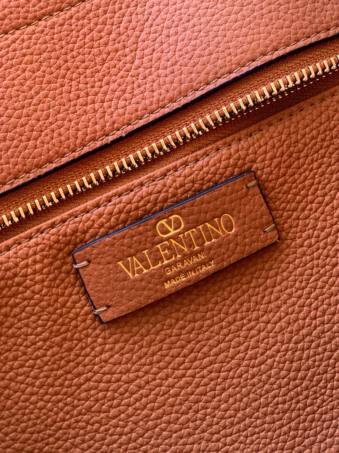VALETINO(华家)是全球高级定制和高级品牌🌹带着罗马贵族气息 历久弥新,永不过时,华家格拉,是华家对于设计所抱持 VALETINO(华家)是全球高级定制和高级品牌🌹带着罗马贵族气息 历久弥新,永不过时,华家格拉,是华家对于设计所抱持