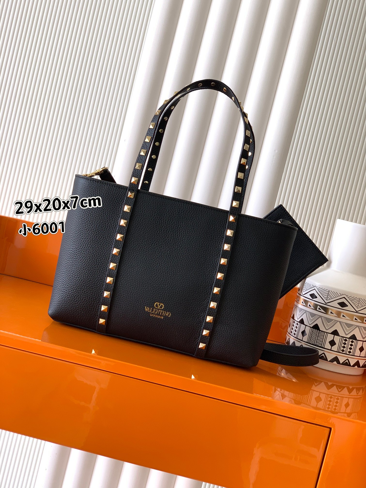 VALETINO(华家)是全球高级定制和高级品牌🌹带着罗马贵族气息 历久弥新,永不过时,华家格拉,是华家对于设计所抱持 VALETINO(华家)是全球高级定制和高级品牌🌹带着罗马贵族气息 历久弥新,永不过时,华家格拉,是华家对于设计所抱持