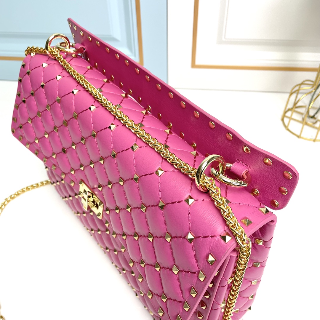 升级版 大号［羊皮］Valentino GARAVANI ROCKSTUD SPIKE  包袋采用柔软🇦