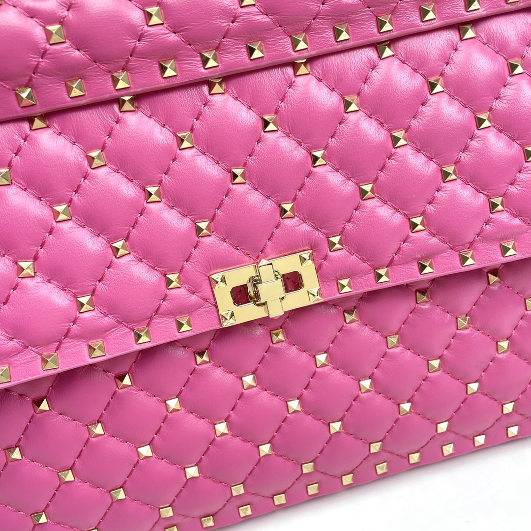 升级版 大号［羊皮］Valentino GARAVANI ROCKSTUD SPIKE  包袋采用柔软🇦