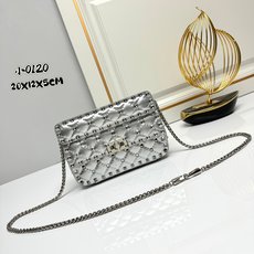 升级版 小号【油蜡皮】Valentino Garavani Rockstud Spike小号链式手袋 采 升级版 小号【油蜡皮】Valentino Garavani Rockstud Spike小号链式手袋 采