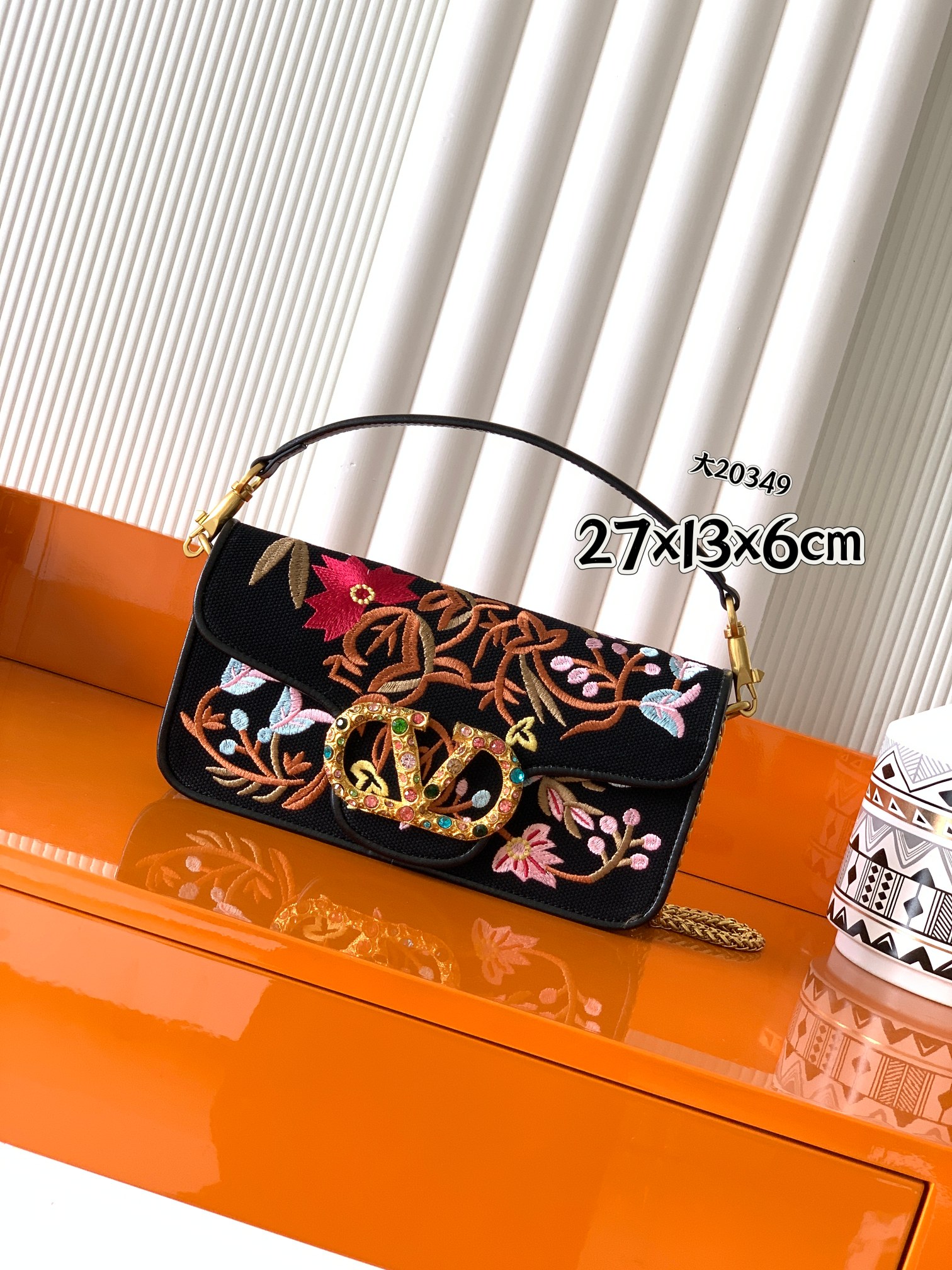 新品 Valentino 走秀限量款 Loco手袋Valentino Garavani Mini Loc