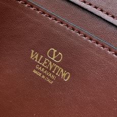 新品 Valentino 走秀限量款 Loco手袋Valentino Garavani Mini Loc 新品 Valentino 走秀限量款 Loco手袋Valentino Garavani Mini Loc