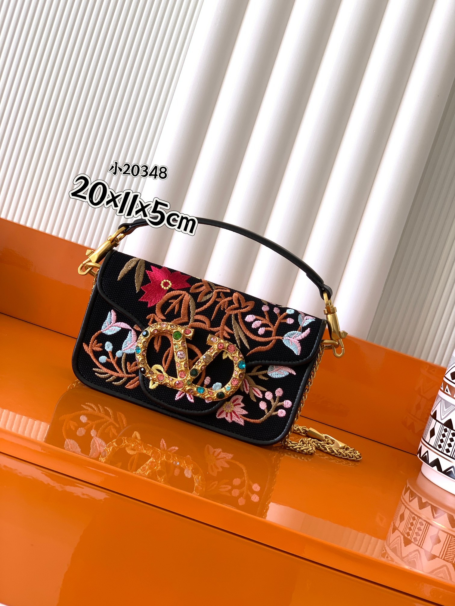 新品 Valentino 走秀限量款 Loco手袋Valentino Garavani Mini Loc