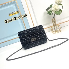 升级版 小号【油蜡皮】Valentino Garavani Rockstud Spike小号链式手袋 采 升级版 小号【油蜡皮】Valentino Garavani Rockstud Spike小号链式手袋 采