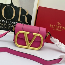 小号20135#Valentino走秀款 风琴包Valentino Garavani MAXI 2021 小号20135#Valentino走秀款 风琴包Valentino Garavani MAXI 2021