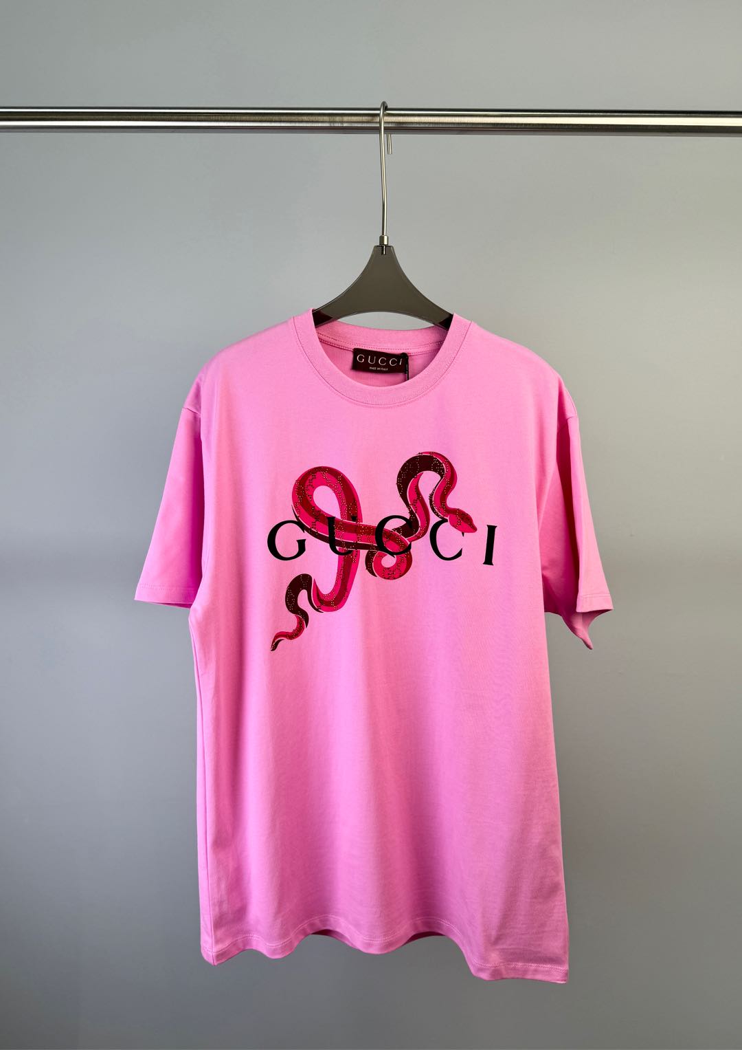 NO:313796,GUCCI Early Spring New Model Snake Year Limited Edition Snake Printed Letter Short-Sleeve T-shirt, Red Diamond Snake Pattern Spotlight Three-dimensional, Loose Style, Men and Women's Same Model S M L,,gucci, T-shirt,tees, t-shirt,alexander wang19860909GUCCI 早春新款 蛇年限定烫钻蛇印花字母短袖T恤、红色钻石蛇图案醒目立体、宽松版型、男女同款 码数S M L,,gucci,T-shirt,tees，t-shirt,alexander wang,Women's clothing