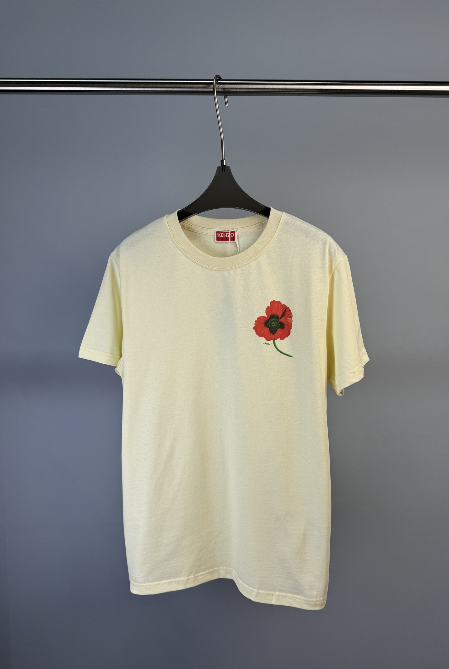 NO:314807,KENZO early spring new style Poppy flower print short-sleeved T-shirt, French romantic tone S M L, T-shirt,tees, t-shirt,alexander wang19860909KENZO 早春新款 虞美人花朵印花图案短袖T恤、法式浪漫风情的调性 码数S M L,,T-shirt,tees，t-shirt,alexander wang,Women's clothing