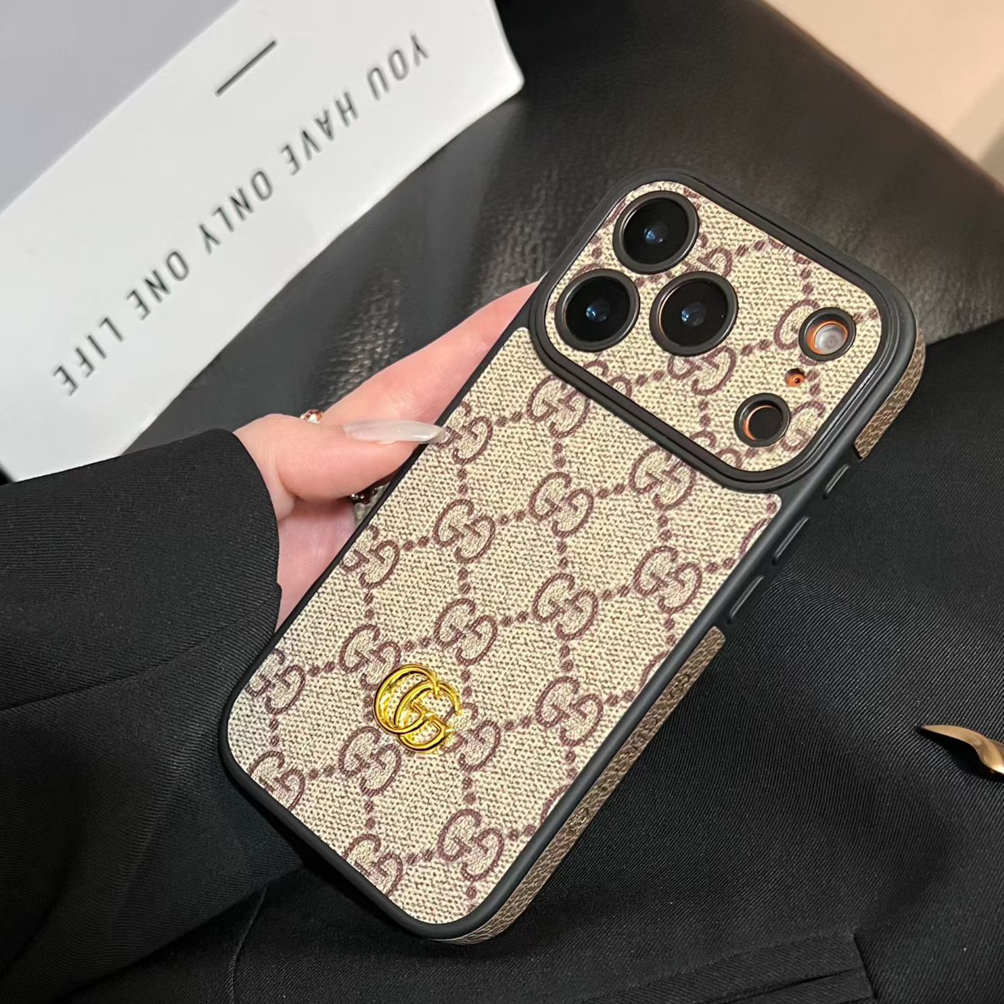 NO:611272,.Classic Gucci Gucci gold label Gucci classic Gucci original color-blocked four-sided velvet side hot stamping and leather, camera fine hole can pass through the lens film, detachable and replaceable with a large hole camera ring 12-7 Not made 12/13mini/14/15plus - - - - - - - - - - - - -,,,gucci,gucci,alexander wang19860909.经典款古驰Gucci金标 古驰Gucci经典款原版拼色四包围边贴绒布侧边烫金贴皮,摄像头精孔可过镜头膜可拆卸外配对换大孔摄像圈一个  12-7 没做12/13mini/14/15plus - - - - - - - - - - - - - - -,,gucci,gucci,alexander wang,Women's clothing