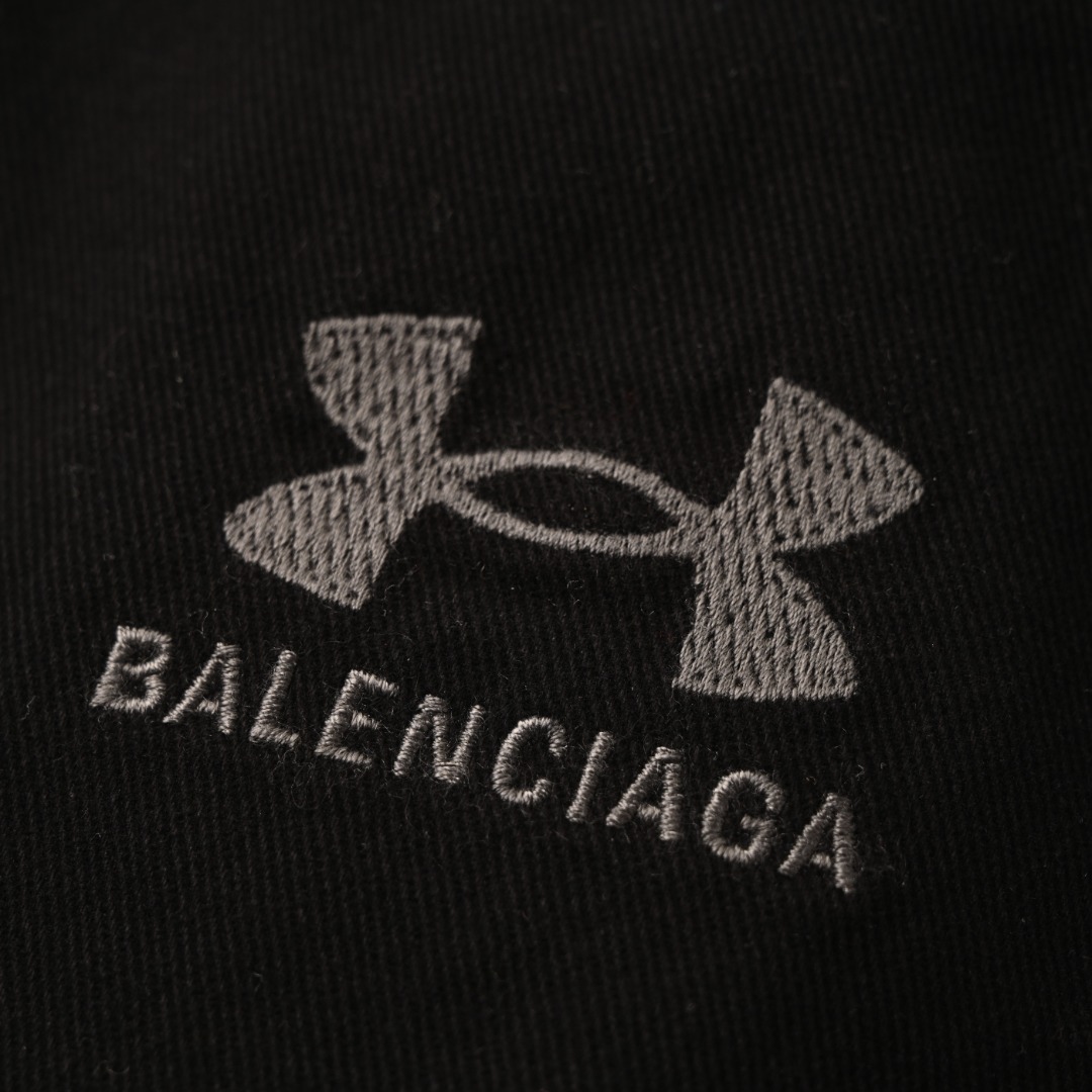 Balenciaga Balenciaga巴黎世家BLCG x Under Armour 联名款刺绣侧拼长裤