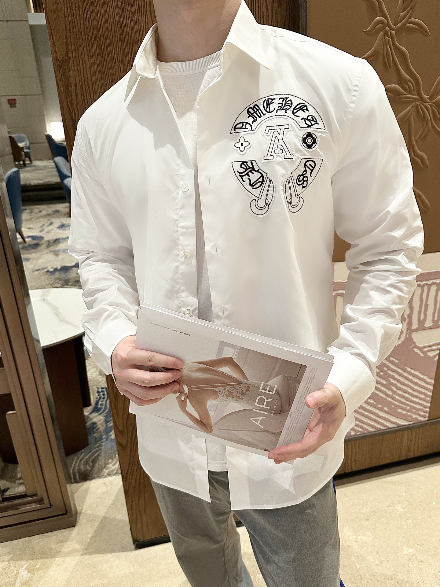 LOUIS VUITTON路易威登LV x Chrome Hearts/克罗心CH  联名贴布长袖衬衫  上身参考