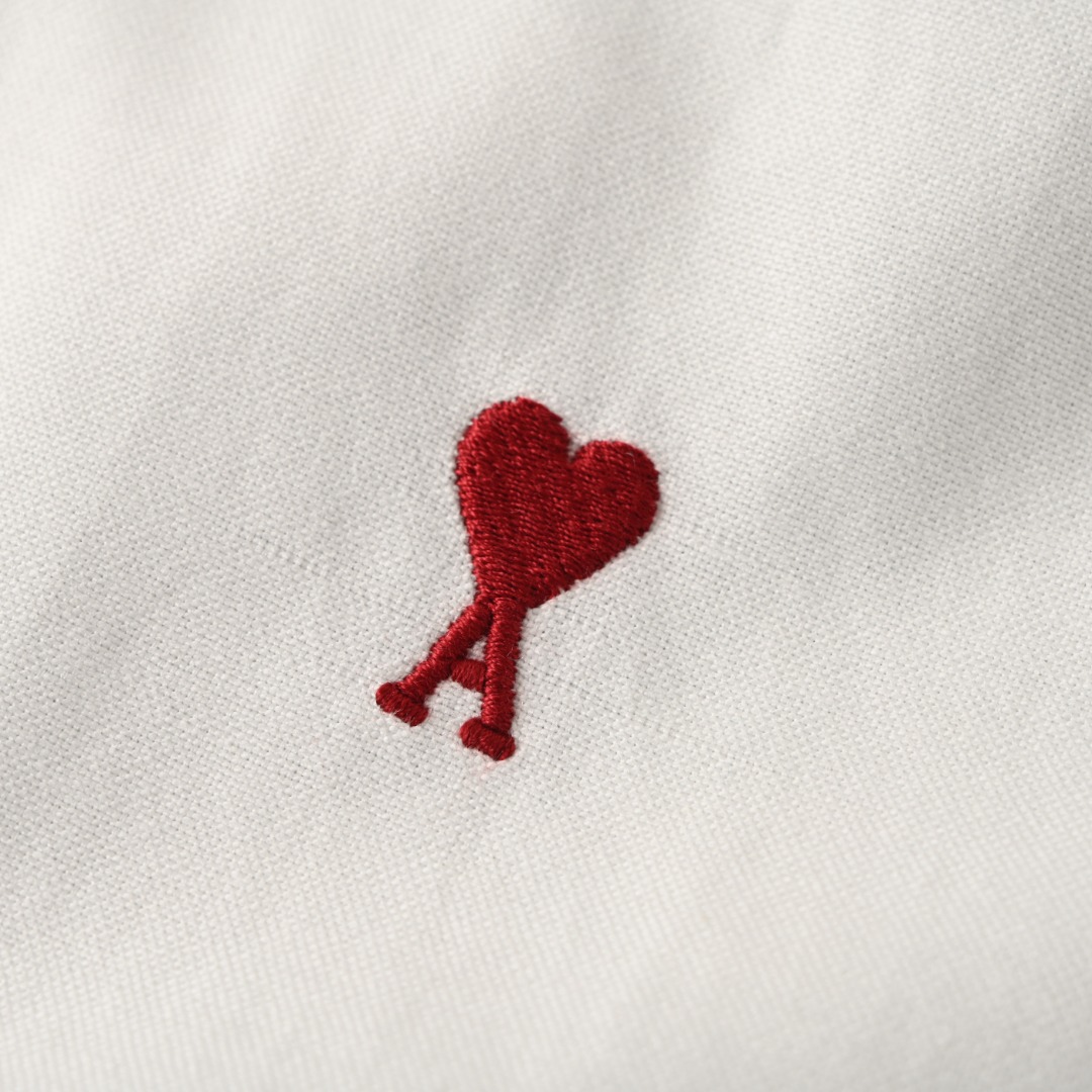 AMI Paris 小爱心刺绣长袖衬衫 定制臻品柔韧牛津棉布