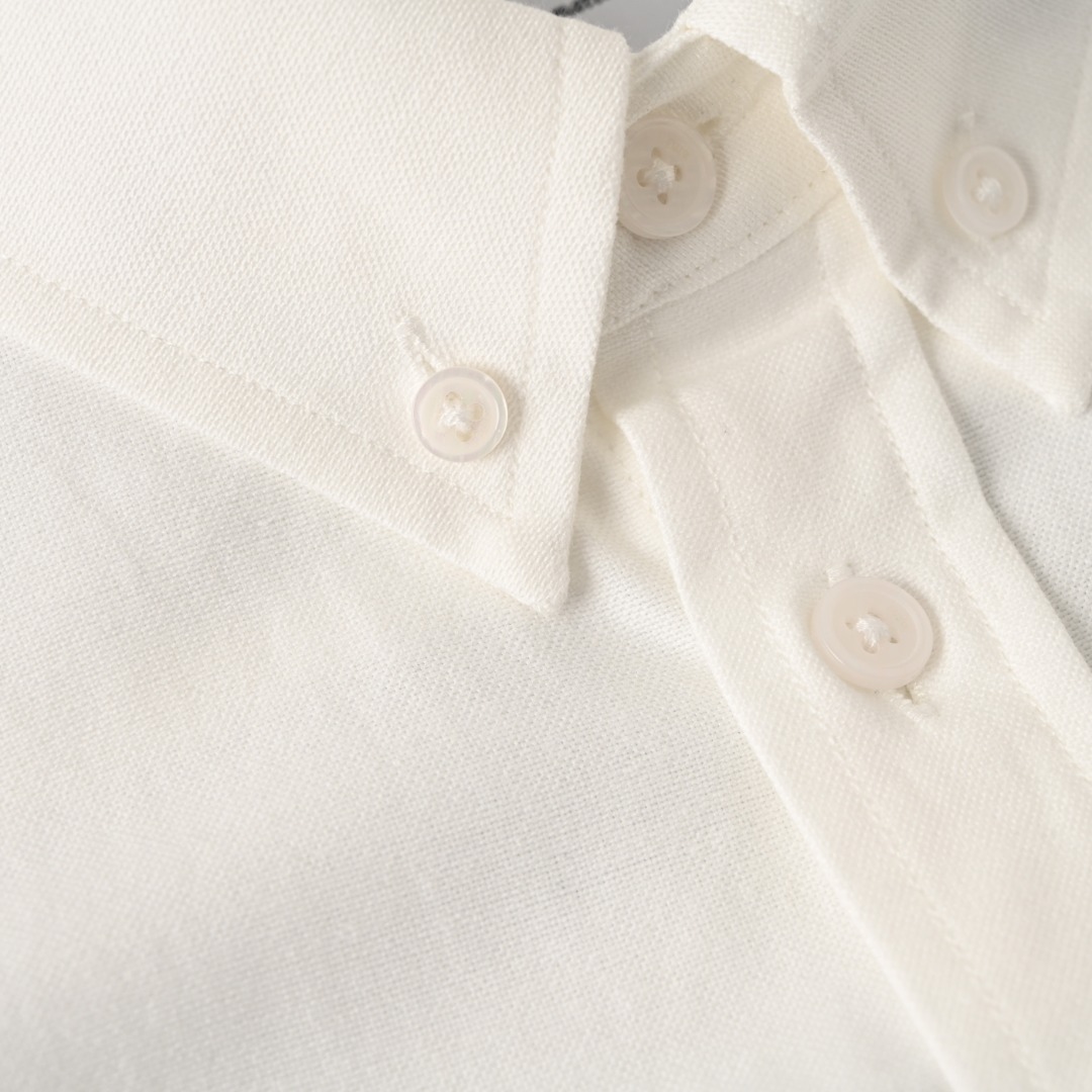 AMI Paris 小爱心刺绣长袖衬衫 定制臻品柔韧牛津棉布