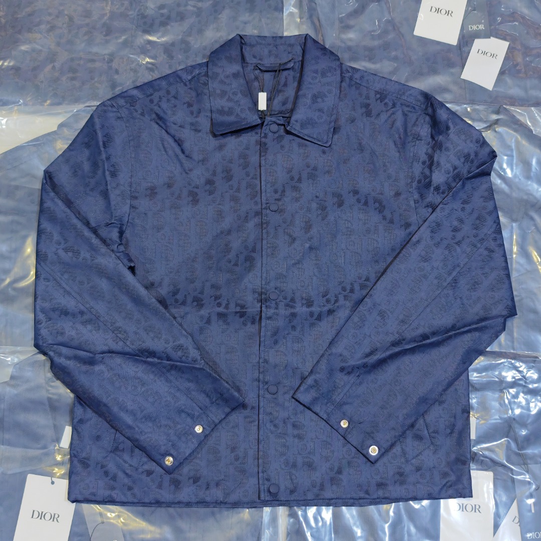 DIOR Chaqueta con solapa de jacquard estampada en toda la prenda Dior CD, toma real