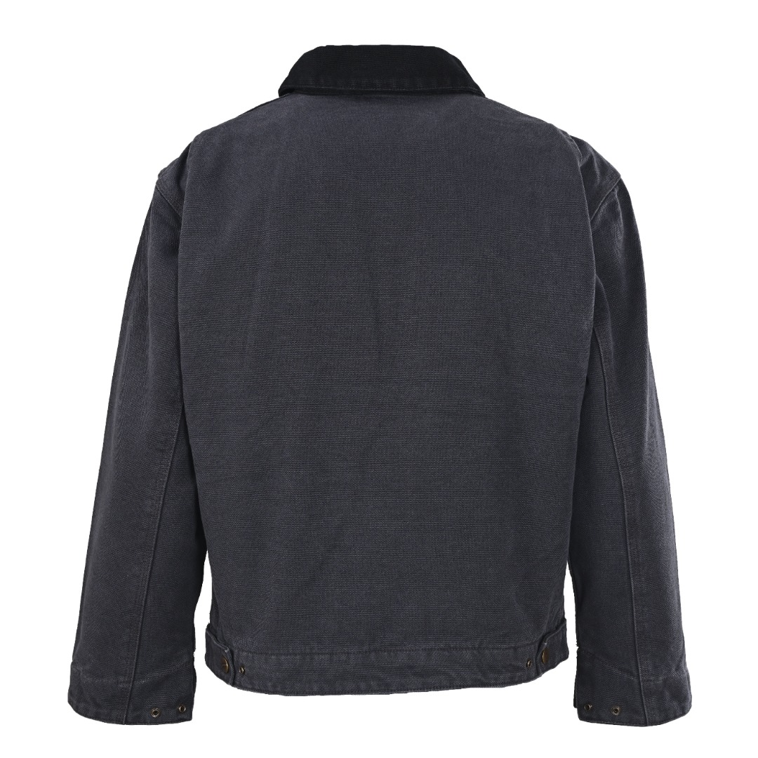 正品级💰460
CARHARTT/卡哈特 J97底特律夹克外套
采用水洗做旧效果卡哈特以旧为美夹克版型特点肩部款、衣身短 收腰袖子宽且略长 从背面看呈现倒三角形 这些都是美式夹克常见的特点 在底特律夹克中被完美呈现及无限放大 面料方面J97并非使用120Z原生帆布 而是使用了砂石水洗帆布 在保证耐磨强度的同时也增加了柔软度与舒适度 衣领也没有与J001一样采用灯芯绒 而是使用与主体一致的砂石水洗帆布 但舒适度不比灯芯绒材质差胸口处LOGO采用的是深棕色的PU皮质正方形“皮标”并非使用J011一样的白底“黄月亮”LOGO的布标 男女同款 定制辅料三标
Size:S M L XL