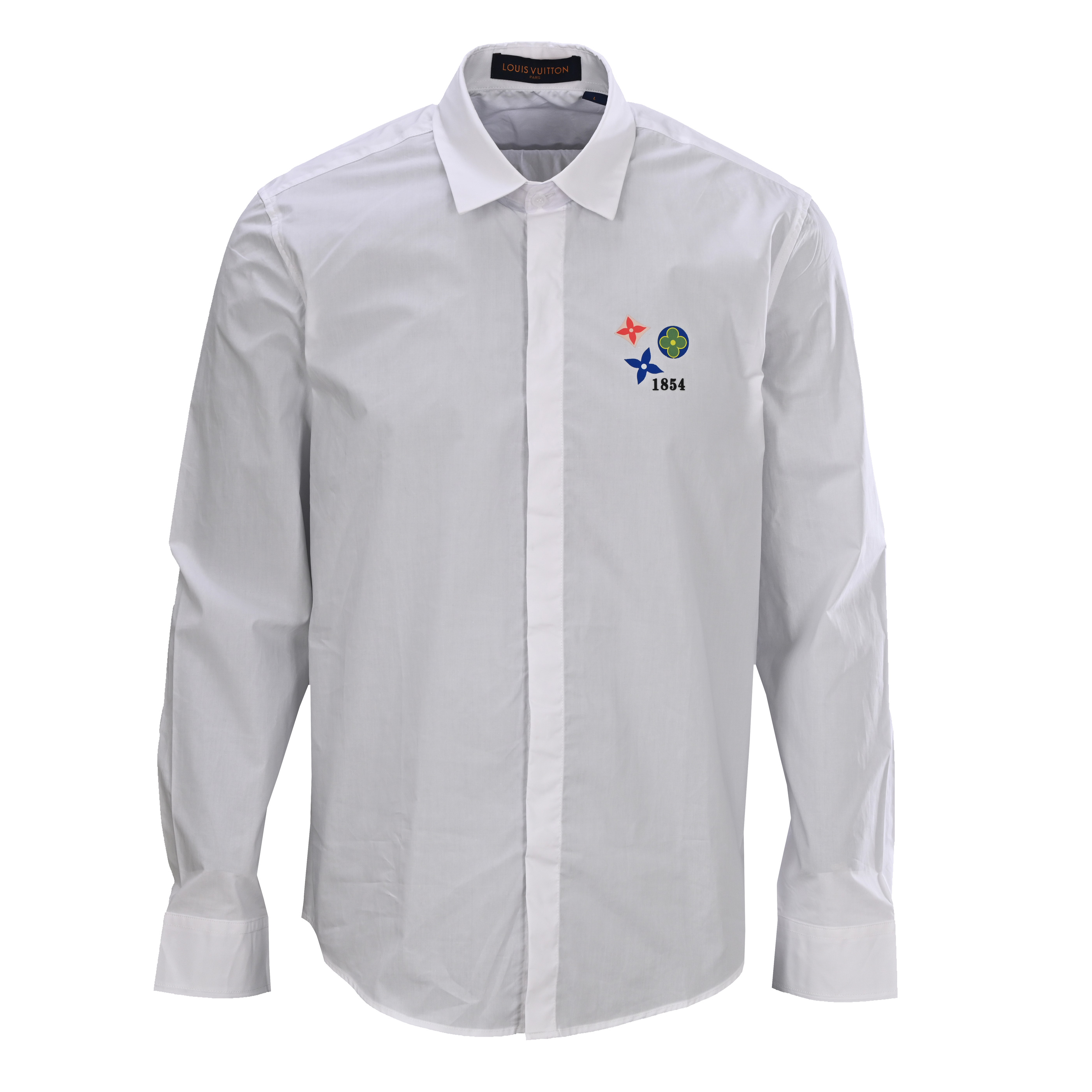 正品级💰350 LOUIS VUITTON/路易威登LV 1854三花烫画印花长袖衬衫 采用70支人丝府绸布，表面做丝光工艺，手感比较光滑。该款采用德国最新埋夹机制做而成，领口反领立体做法，双边门禁高分位坎法，口袋定位剪裁，烫画印花工艺，纽扣圆孔4眼，三标辅料同步配齐。做工保证、针距细密、走线整齐，品牌工厂流水线生产，男女同款！ Size:S-XL