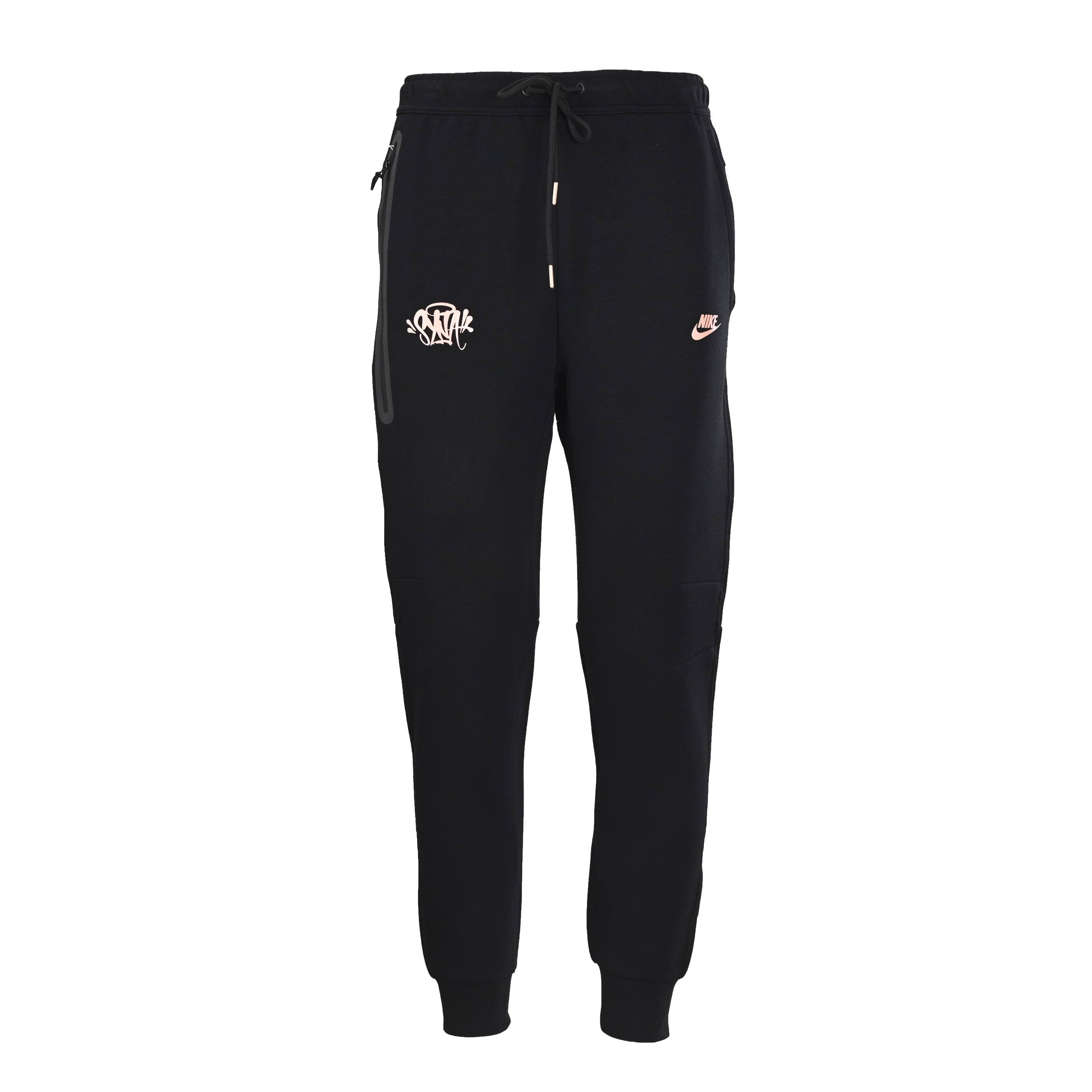 正品级💰390 Nike/耐克 x Central Cee 联名款拉链口袋烫金运动套装长裤 外网爆火产品 年初就超级火热 推荐整体搭配套装 所有细节定制开发,原样1:1按正品耗时三个月精心打造区别市场垃圾版本 随意对比 原版同款面料 整衣四针六线 落肩和拼接衣袖弹性螺纹下摆 三标齐全 顶配开发单品 辅料吊牌主标定制 Size:S-XL