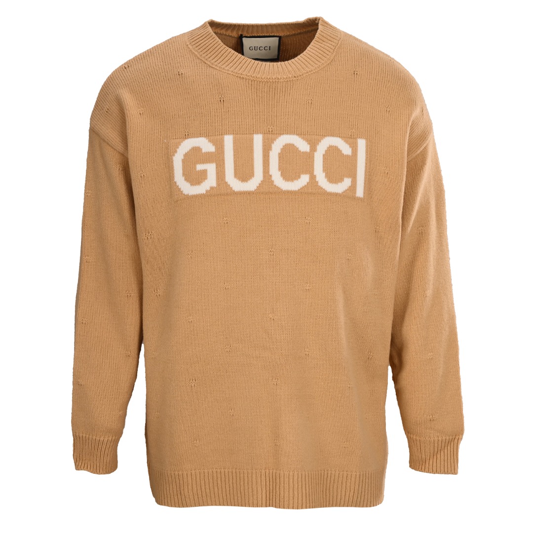 正品级 Gucci/古驰GUC 重工波点字母提花圆领毛衣 描述学院风持续升温,不断为Gucci设计美学添光加彩. 在全新系列中,时尚的概念已经不再局限于本真的生活方式, 品牌标志性元素的加入和模糊性别的廓形便是例证. 这款圆领毛衣甄选黑色和驼色羊毛打造而成, 字母logo提花图案点缀 简约又高级 羊毛针织面料 Oversize落肩宽松版型,厚实柔软舒适上身显瘦又百搭 男女同款 商标齐全 颜色:黑色,卡其 #所有针织、毛衣织造而成的成衣都不建议机洗、或高温烘干!