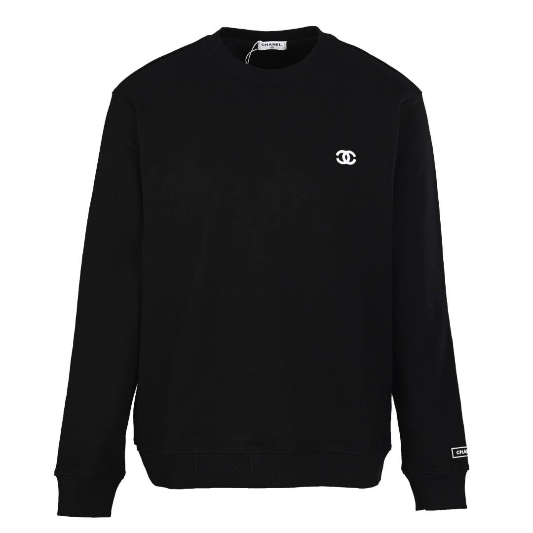 正品级💰330
Chanel/香奈儿 经典刺绣双C圆领卫衣
这小香，真的很香...小香..独有的初秋情侣基础卫衣款式。。。限量版特殊刺绣设计....21SS新款柜台热销款....小香新款重磅推荐！史无前例的设计，超细腻全棉面料， 今年绝对让无数潮人为之疯狂的一款经典卫衣款式，采用时下流行的街头流行元素、手臂处logo刺绣图腾，到位！每一细节面面具到！ 
Size ：S-XL