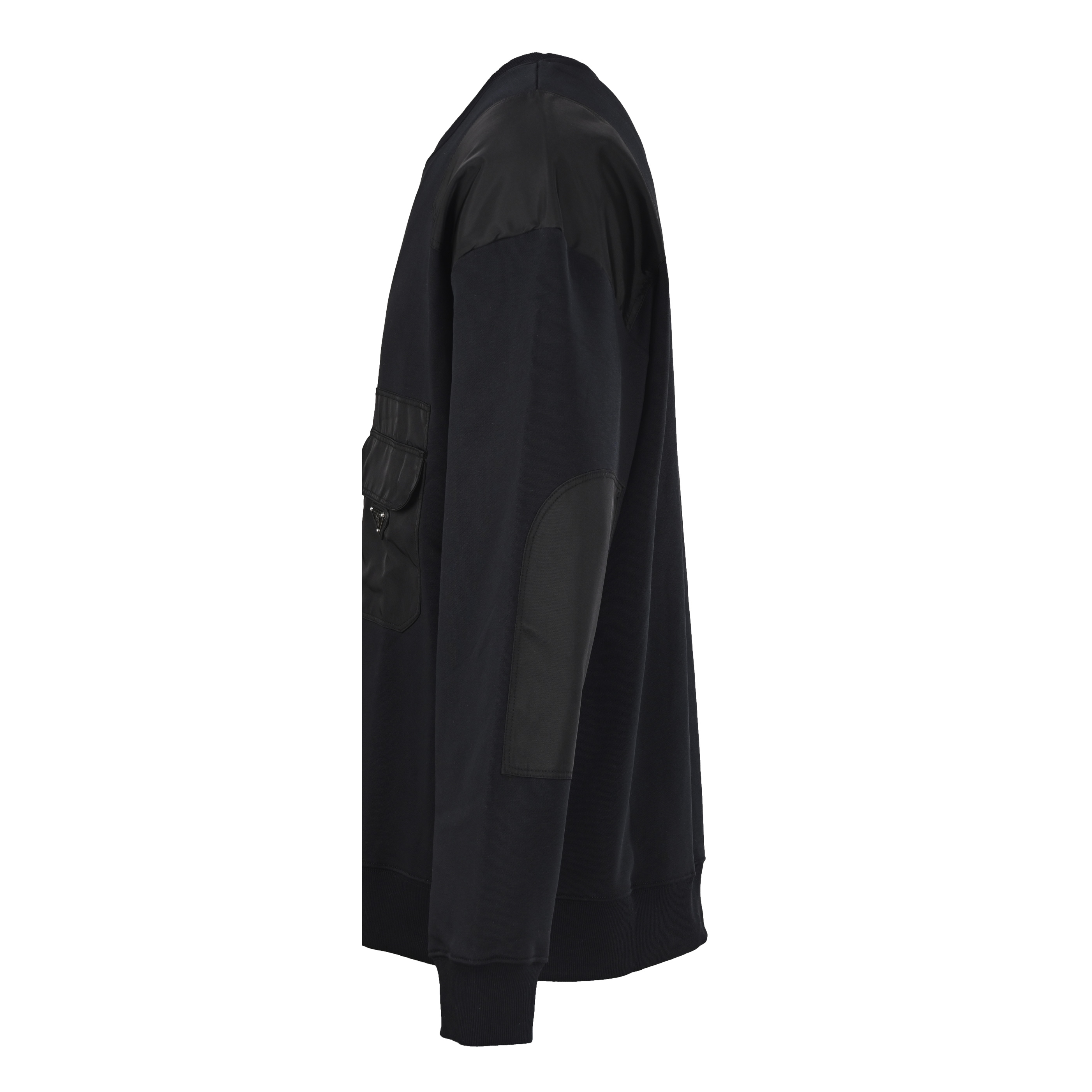 正品级💰350
Prada/普拉达PRD 口袋三角标尼龙拼接圆领卫衣
· 采用480克纯棉双纱鱼鳞毛圈面料  
· 面部无尘烧毛工艺 底部吸毛 环保活性染 
· 肩膀，袖子拼接设计贴布
· 胸口口袋设计
· 定制五金
· 双针车线跨缝工艺
· 原版主唛水洗吊牌防潮纸包装
   颜色：白色/黑色
Size:S-XL