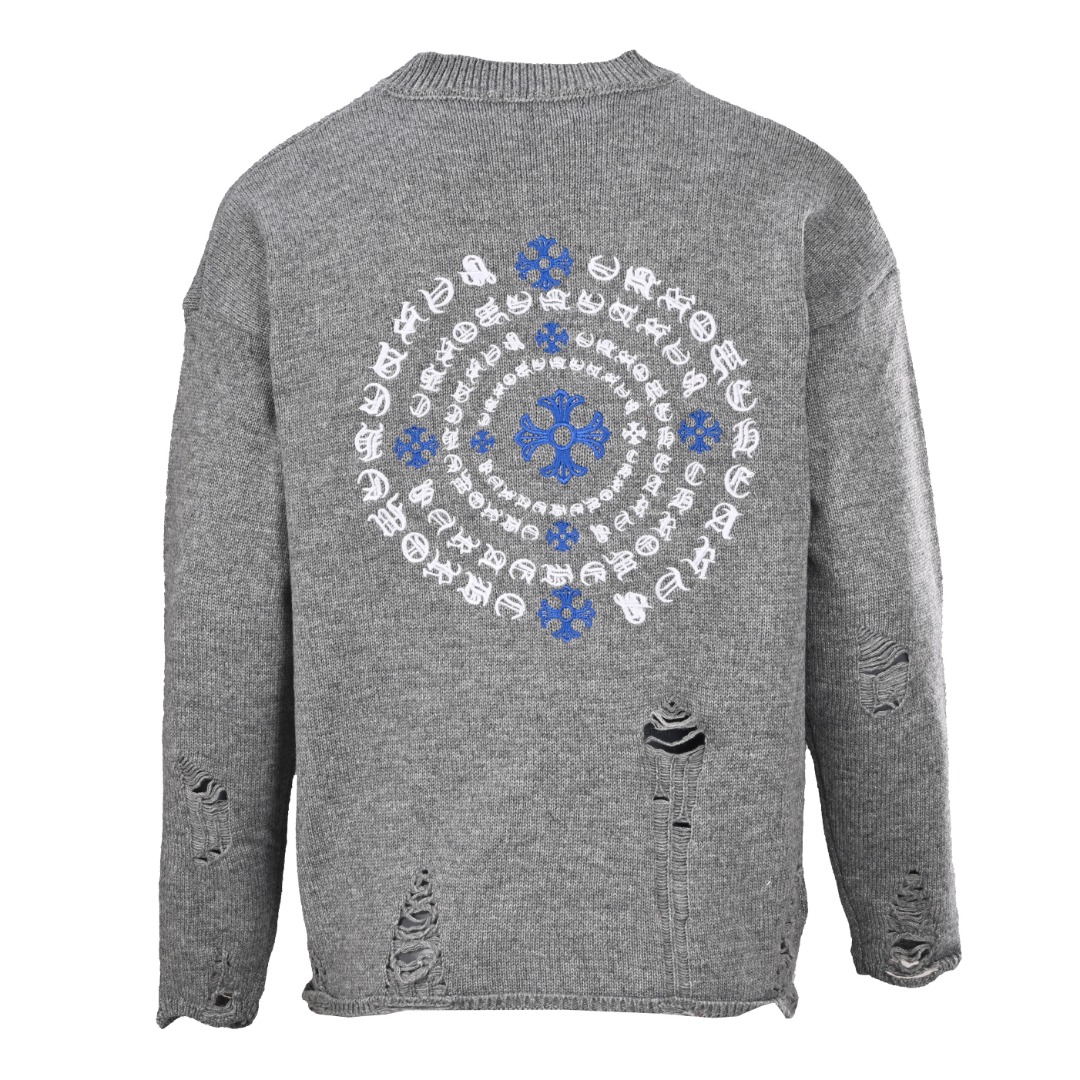 正品级💰390
CHROME HEARTS/克罗心CH 刺绣圆盘梵文十字架破洞针织毛衣

好看到掐人中的款式男女同款搭配黑白色太出片 

实物好看 上身好看 日常穿好看 拍照更出片 
很难不买 给我买它!!! 

相信我 谁也拒绝不了这样一个机长款的克罗心外套 
在老版本的基础上扩大了版型 上身宽松有型 下摆外扩休闲款设计 胖人显瘦到极致 瘦人限高有档次 

万元ZP打版 1:1完美还原 单穿叠穿都好看 男女都可以轻松驾驭 

如果你更在意品质 也要尊重价格 和市面上那种薄的透底一穿起球的垃圾货完全不是一码事 如果说款式让你一眼发亮 那品质才是你更应该关注的点 相比价格我们抓的是品质 我家货拿过的客户懂得都懂

️️️市面上毛衣普遍是苞芯纱材质 我们用的是莫代尔 相比包芯纱的优点很直观： 成本高 价格高 密度高 比较费开发者的钱 让我们少赚了很多 另外就是细腻 上身不渣 抗起球 高档 我们是良心做货人 不用包芯纱 包芯纱除了便宜以外 其他的真的一无是处 缩水起球勾线扎人 他样样精通 

2024年了 谁穿衣服不希望出门有面儿 板板正正？质量决定上身效果 质量差再好的款式也是城乡结合部气质 我们只做长久生意 质量决定人品 拿回去放心穿放心洗 版型品质绝对让你眼前一亮 只做对版高品质 做高货硬货 拒绝垃圾货 拒绝快餐货 良心品质 良心价格 你值得拥有 ！

颜色：黑色 米色 灰色
#所有针织、毛衣织造而成的成衣都不建议机洗、或高温烘干！
Size: S M L