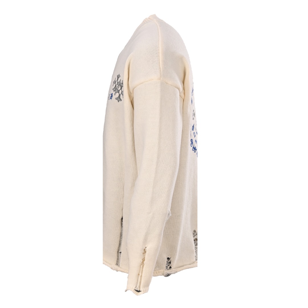 正品级💰390
CHROME HEARTS/克罗心CH 刺绣圆盘梵文十字架破洞针织毛衣

好看到掐人中的款式男女同款搭配黑白色太出片 

实物好看 上身好看 日常穿好看 拍照更出片 
很难不买 给我买它!!! 

相信我 谁也拒绝不了这样一个机长款的克罗心外套 
在老版本的基础上扩大了版型 上身宽松有型 下摆外扩休闲款设计 胖人显瘦到极致 瘦人限高有档次 

万元ZP打版 1:1完美还原 单穿叠穿都好看 男女都可以轻松驾驭 

如果你更在意品质 也要尊重价格 和市面上那种薄的透底一穿起球的垃圾货完全不是一码事 如果说款式让你一眼发亮 那品质才是你更应该关注的点 相比价格我们抓的是品质 我家货拿过的客户懂得都懂

️️️市面上毛衣普遍是苞芯纱材质 我们用的是莫代尔 相比包芯纱的优点很直观： 成本高 价格高 密度高 比较费开发者的钱 让我们少赚了很多 另外就是细腻 上身不渣 抗起球 高档 我们是良心做货人 不用包芯纱 包芯纱除了便宜以外 其他的真的一无是处 缩水起球勾线扎人 他样样精通 

2024年了 谁穿衣服不希望出门有面儿 板板正正？质量决定上身效果 质量差再好的款式也是城乡结合部气质 我们只做长久生意 质量决定人品 拿回去放心穿放心洗 版型品质绝对让你眼前一亮 只做对版高品质 做高货硬货 拒绝垃圾货 拒绝快餐货 良心品质 良心价格 你值得拥有 ！

颜色：黑色 米色 灰色
#所有针织、毛衣织造而成的成衣都不建议机洗、或高温烘干！
Size: S M L