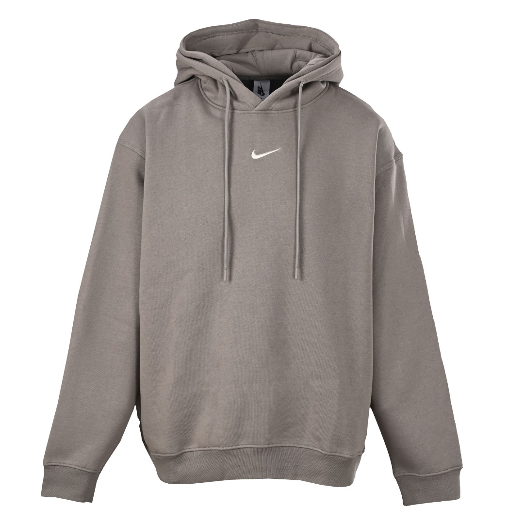 正品级💰350 FEAR OF GOD & NIKE 联名刺绣小标双帽卫衣 超级爱的这件双帽,设计简直完美、款型在基础球场运动卫衣致敬的同时,加入了全新的结构设计,流行趋势宽松 oversize,落肩搭配缩短衣长,搭配纯色系打底增加层次感。双加连帽设计,造型感更强,帽子内衬高价微弹棉布对色,诚意十足!FEAR OF GOD X NIKE合作款双帽卫衣面料440全棉薄拉绒、辅料开模定制、双层帽兜设计短宽版型高街玩家叠穿神器适合任何身材。 Size:S-XL