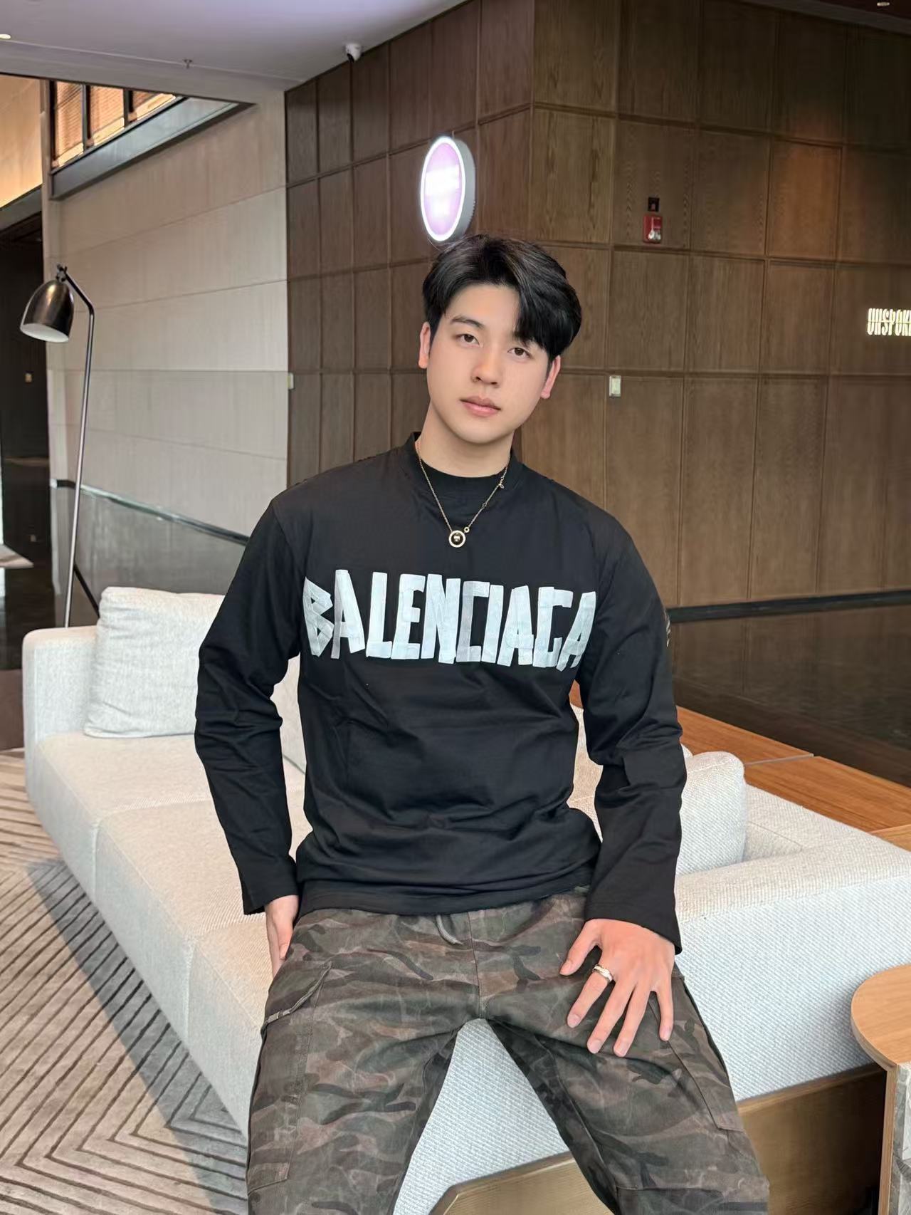 BALENCIAGA巴黎世家BLCG 美纹纸胶带字母洗水磨破长袖T恤  上身效果#