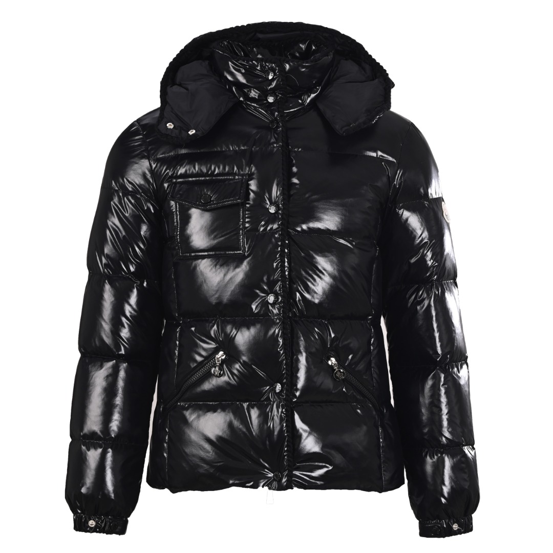 正品级
MONCLER蒙口MC 编织饰边连帽短款舒适羽绒服女款
巨显瘦收腰款羽绒服 采用尼龙油蜡皮微皱工艺 使整件衣服效果彰显高级感的同时又洋气好打理  细节五金更是新款开模同色简约 上身素雅 干净 显瘦 减龄 时尚 不臃肿且保暖
Size：0 1 2 3