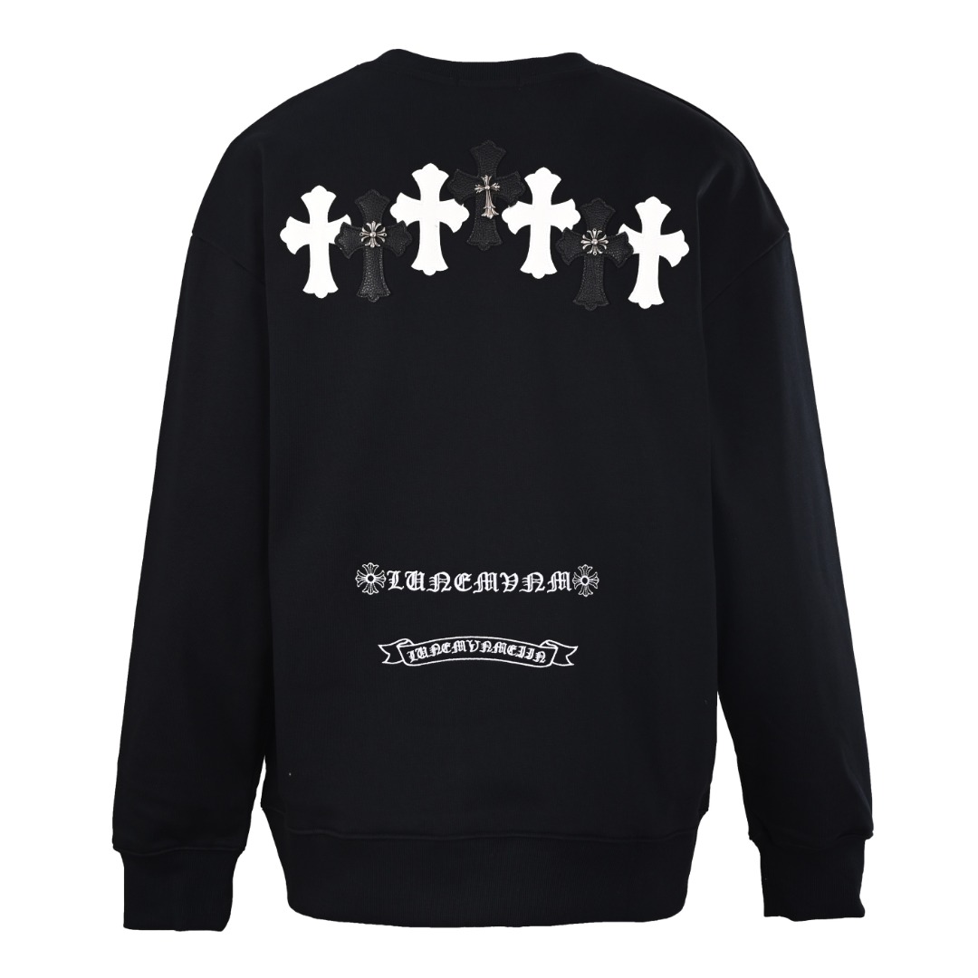 正品级💰350
CHROME HEARTS克罗心CH 皮标十字架圆领卫衣
· 采用480克纯棉双纱鱼鳞毛圈面料  
· 面部无尘烧毛工艺 底部吸毛 环保活性染 
· 进口田岛机器刺绣贴布皮革十字架
· 进口田岛机器刺绣logo字母
· 手缝五金克罗心
· 双针车线跨缝工艺
· 原版主唛水洗吊牌防潮纸包装
   颜色：白色/黑色
Size: S-XL