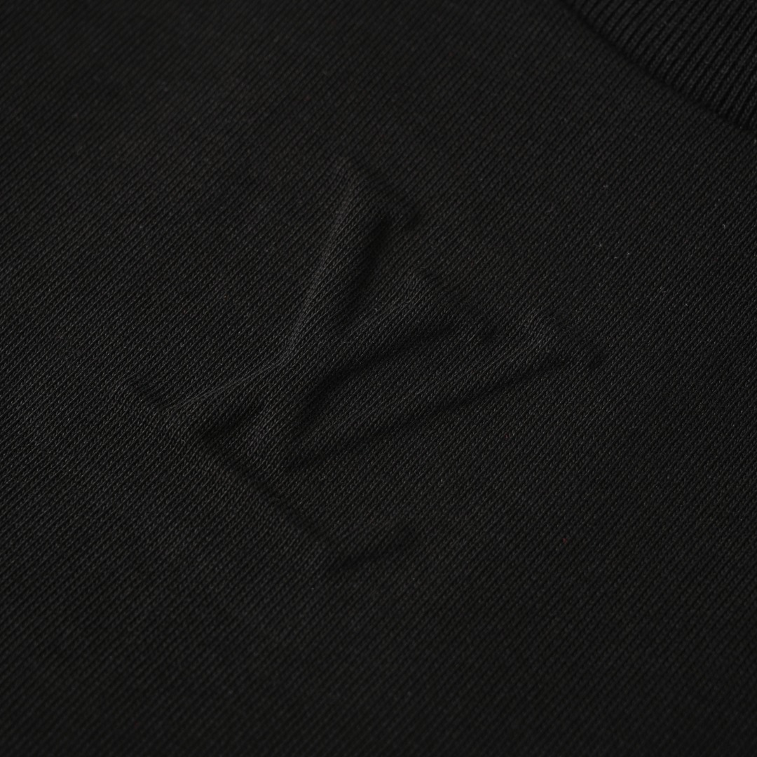 Louis Vuitton LOUIS VUITTON LV 三色浮雕标识短袖T恤
